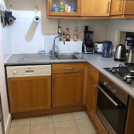 Cosy Double Room In West Kensington ロンドン エクステリア 写真